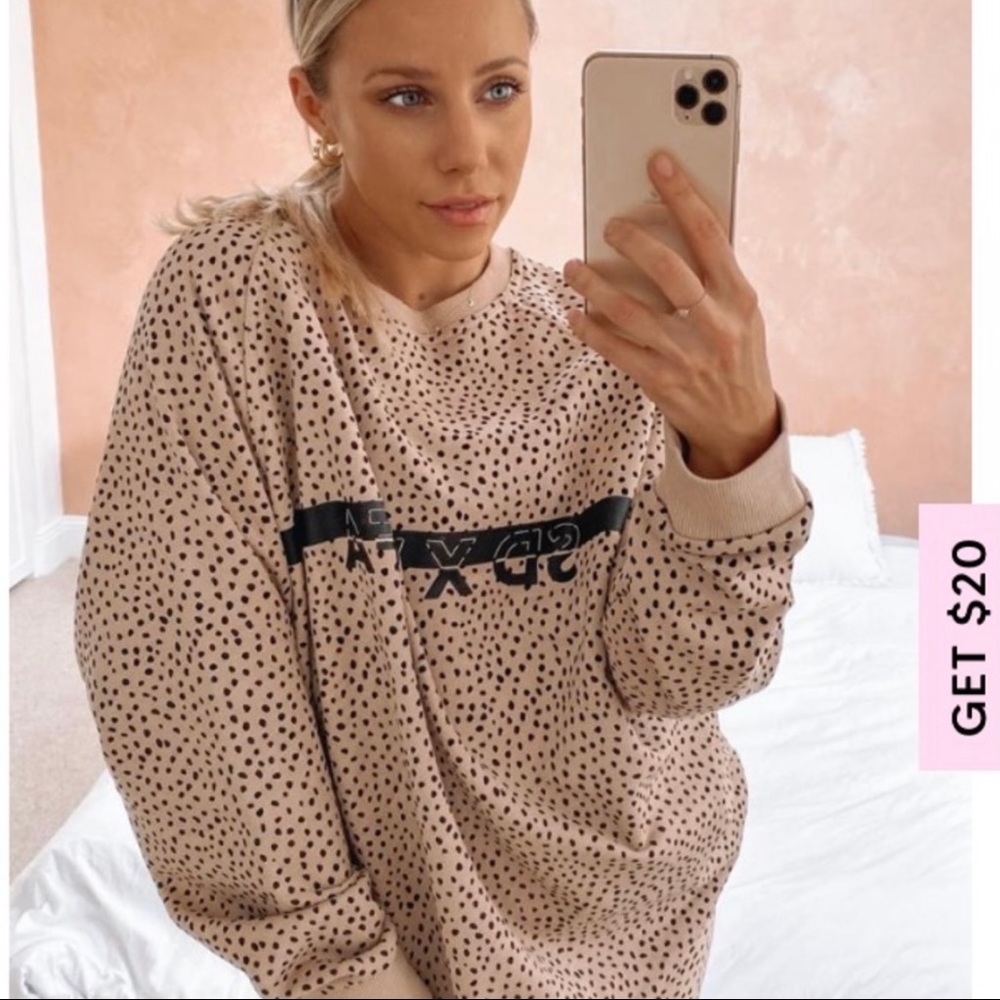 Sarah’s Day X White Fox Active Speckle Oversized Sweater XS